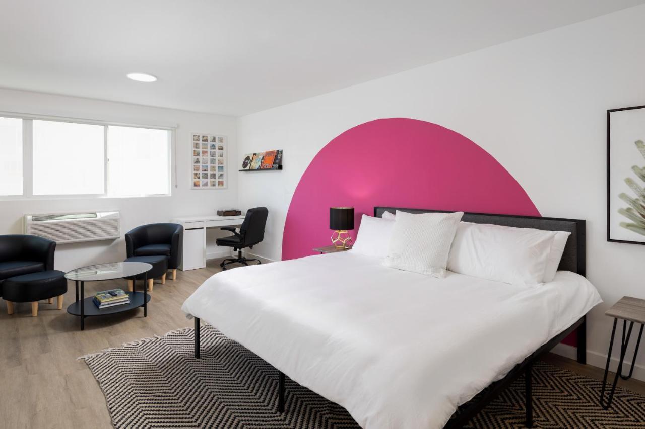 Apartahotel Fenix Hollywood